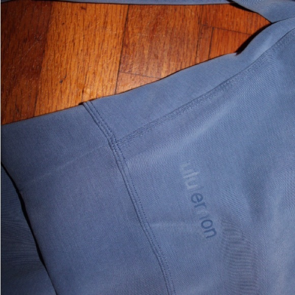 Lululemon crewneck - Picture 3 of 4